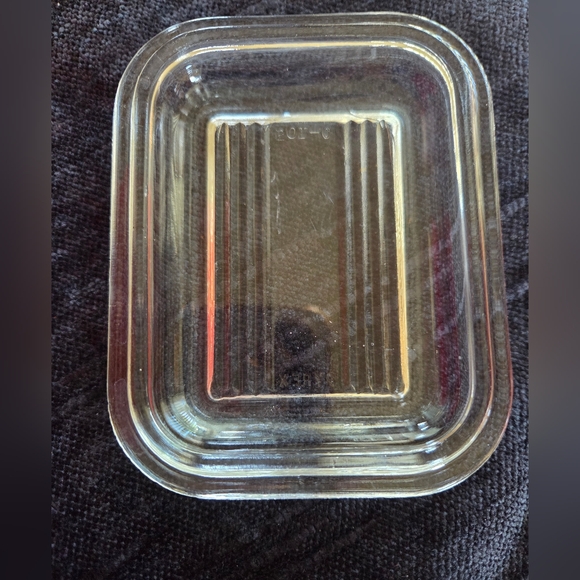 Pyrex 501 C Cherry Red White Interior Clear Lid Refriferator Dish - Picture 6 of 10